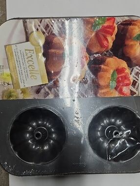 Wilton Exelle Fancy Pan  4-Cavity Nonstick Mold / Pan